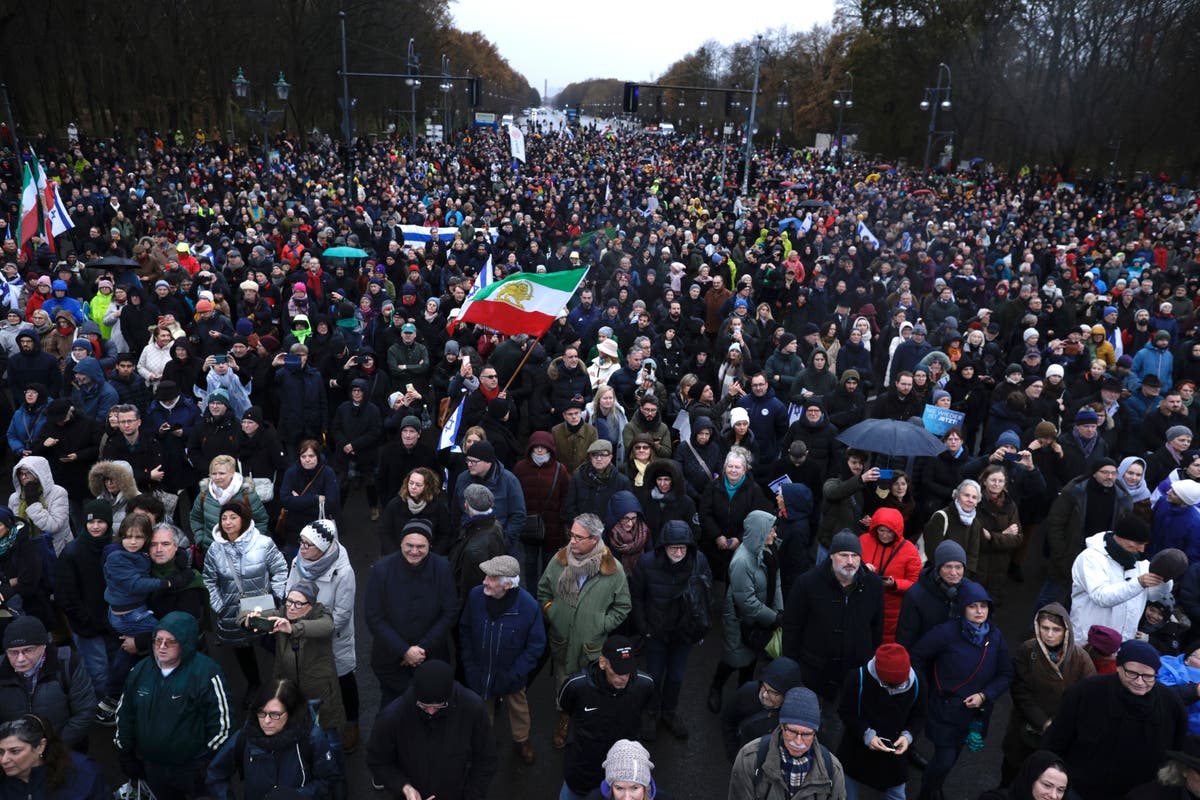 Хиляди демонстрират срещу антисемитизма в Берлин, докато Германия се бори с увеличаването на инцидентите