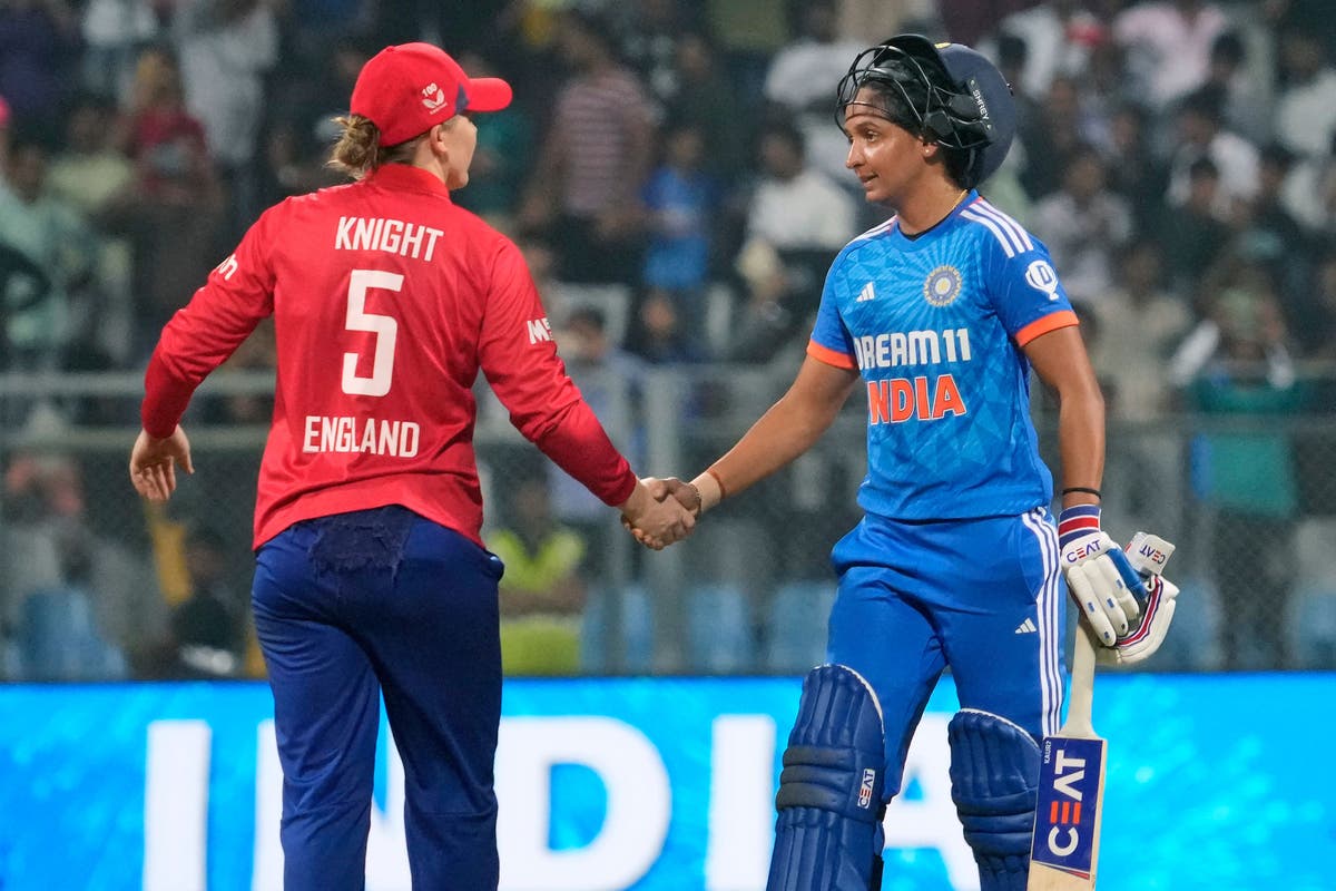 Harmanpreet Kaur run out in bizarre fashion but India thrive against England