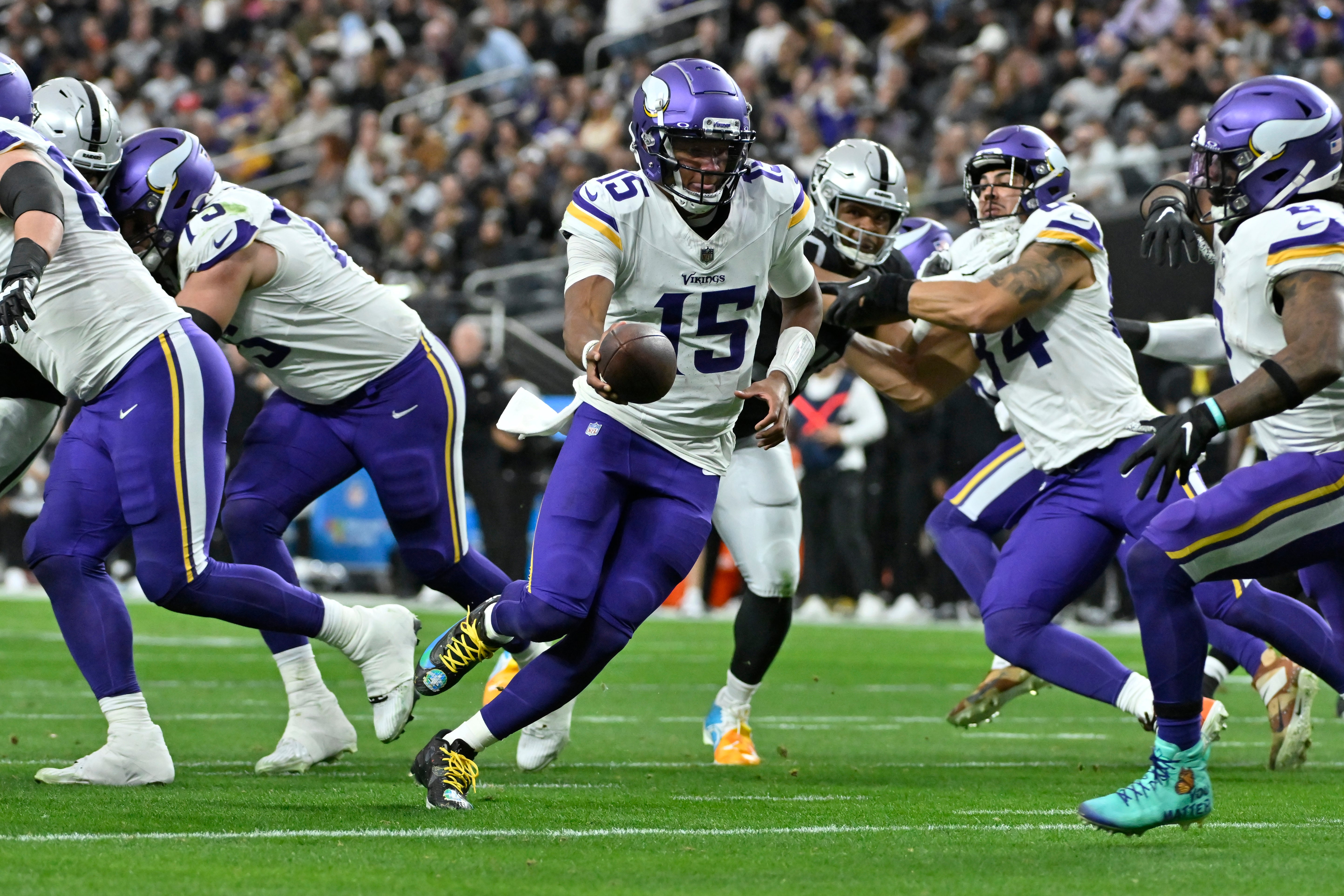 Vikings Raiders Football