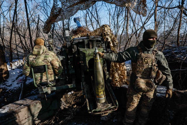 <p>Ukrainian troops prepare to fire from a howitzer LH-70 towards Russian troops at a position near the frontline in Donetsk, eastern Ukraine</p>