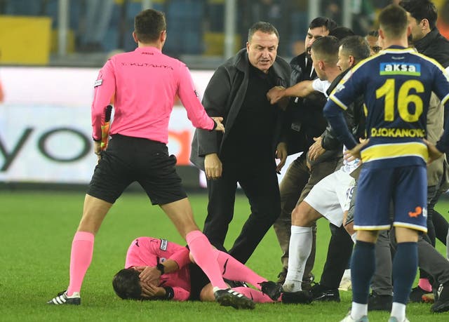 <p>Ankaragucu president Faruk Koca attacked referee Halil Umut Meler, who lay on the ground at the end of their Super Lig home match against Caykur Rizespor </p>