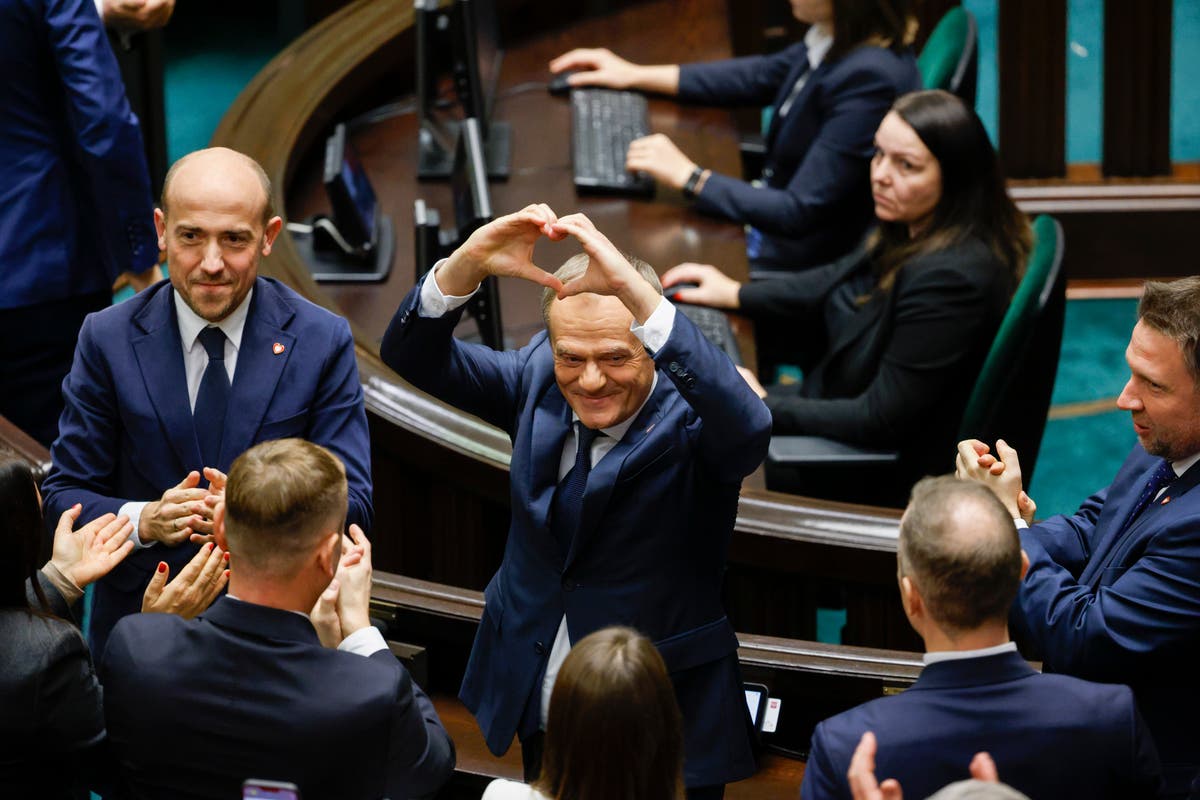 Новоизбраният министър-председател на Полша трябва да представи правителството си и да се изправи пред вот на доверие