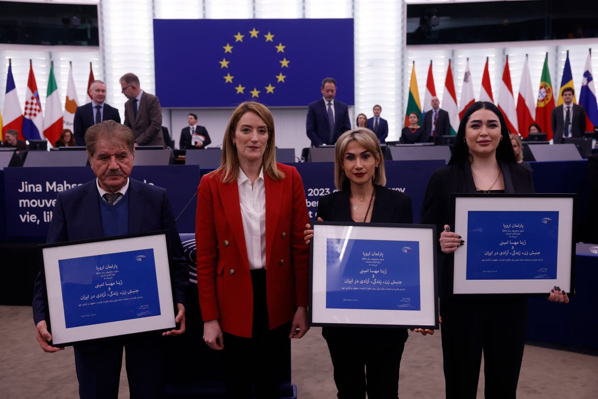 ЕС си спомня иранската жена, която почина в ареста при връчването на наградата „Сахаров“ за правата на човека