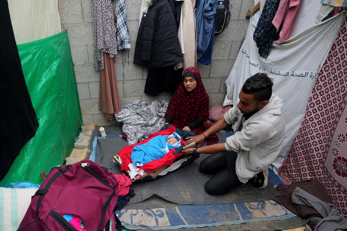 Претъпкани болници, коварни пътища, измъчени родители: Новородените в Газа са изправени пред по-високи шансове за оцеляване