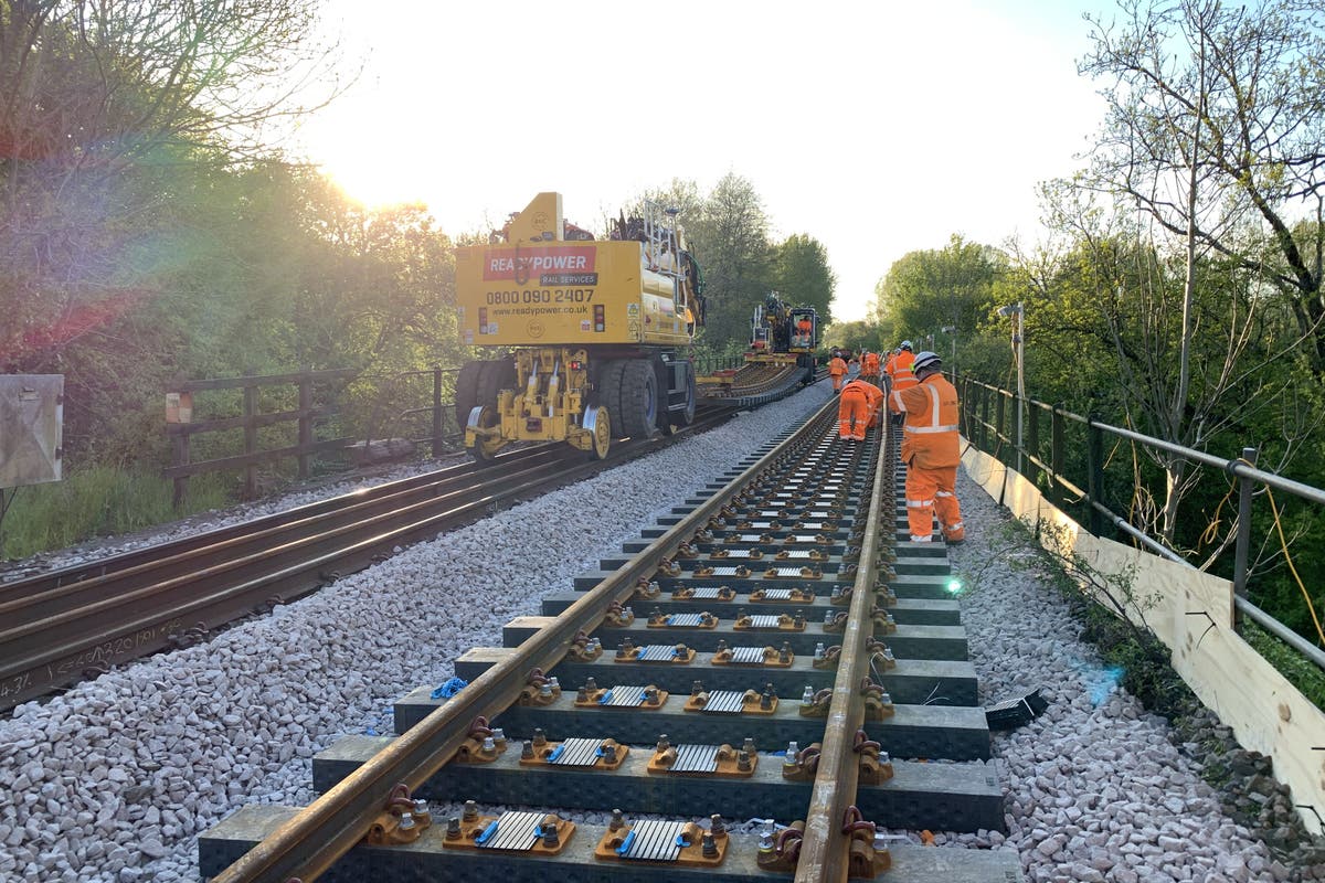 Network Rail slashes compensation payouts to customers by £97m | The ...