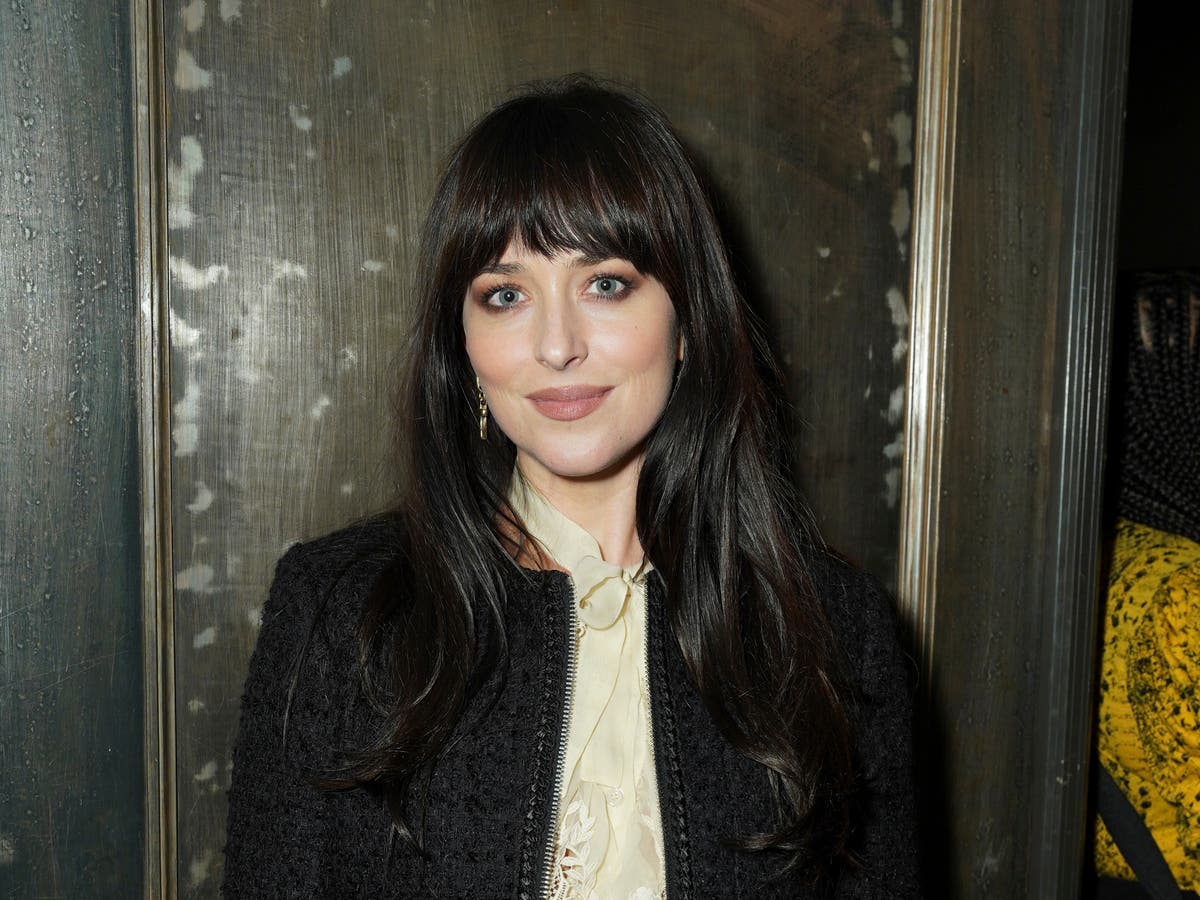 Dakota Johnson&rsquo;s &lsquo;14 hours a night&rsquo; sleep schedule has people divided