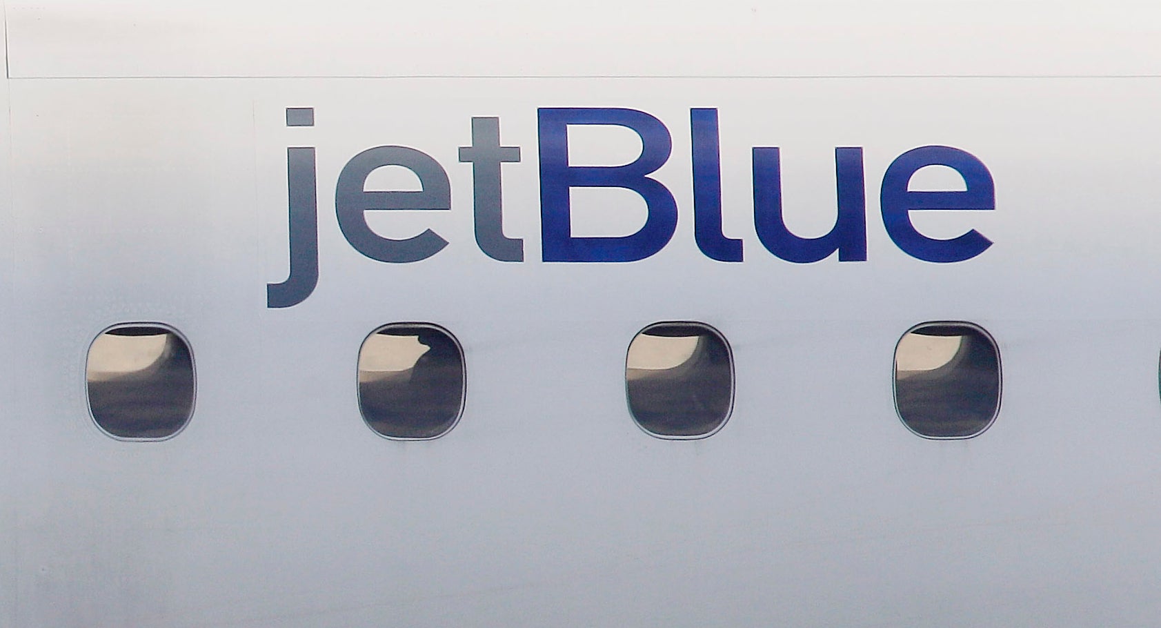 JetBlue-Tail-Strike