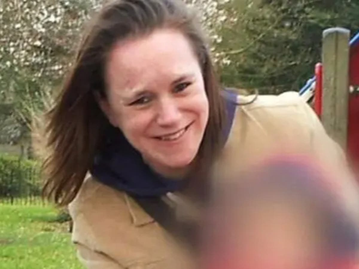 Скърбяща жена си спомня шампанска сестра, брутално убита от бивше гадже