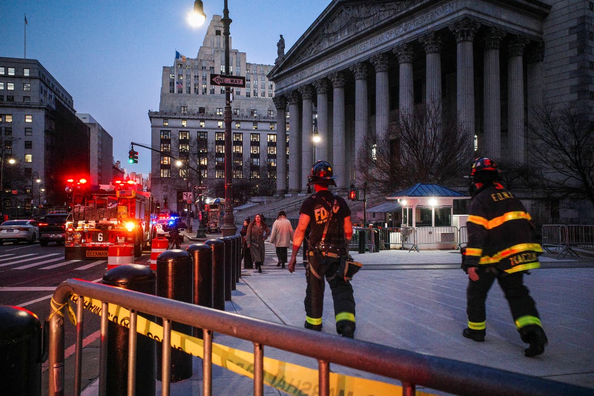 Съдебната палата в Ню Йорк, в която се провежда гражданският процес срещу Тръмп, е евакуирана за кратко часове след приключването на свидетелските показания