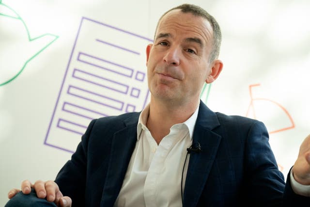 <p>Martin Lewis says Christmas presents for teachers should be banned.</p>