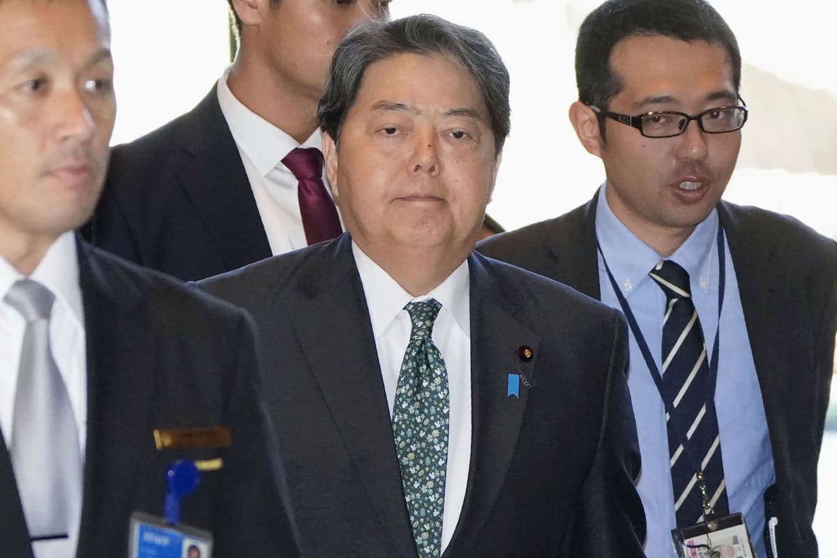Японският Кишида смени 4-ма министри, свързани със скандала със средствата за киша, за да ограничи щетите за партията