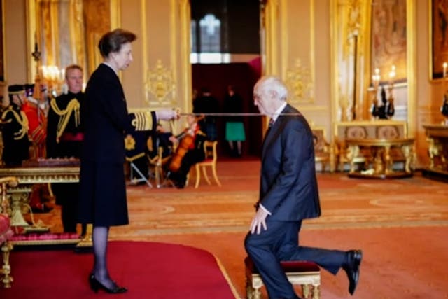 <p>The Crown star Jonathan Pryce reflects on ‘awkward’ meeting with Princess Anne.</p>