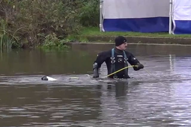 <p>Divers search Norwich river in hunt for missing woman </p>