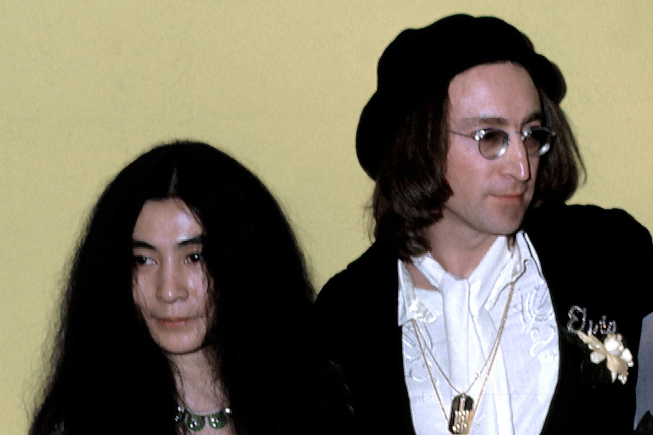 John Lennon and Yoko Ono in March 1975, shortly after Lennon publicly renounced his relationship with May Pang