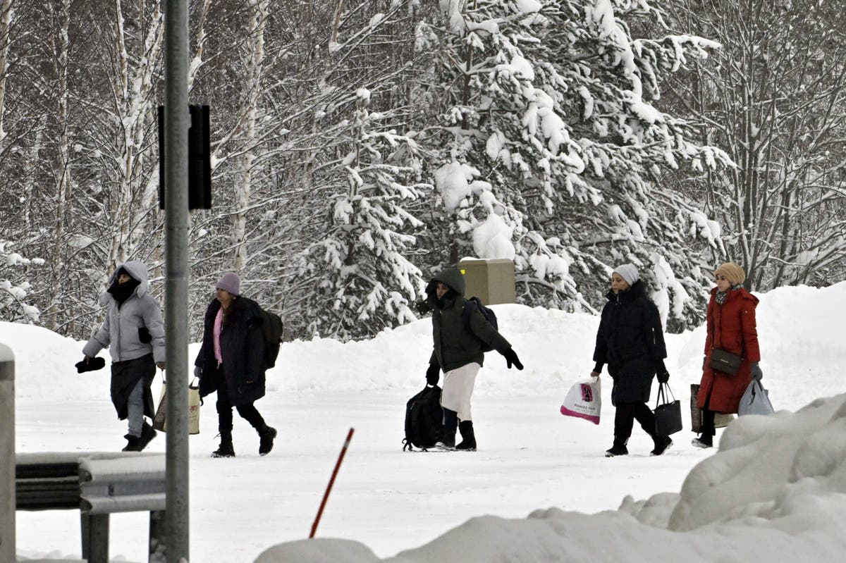 Финландия обвинява Москва че изпраща мигранти до границата в опит