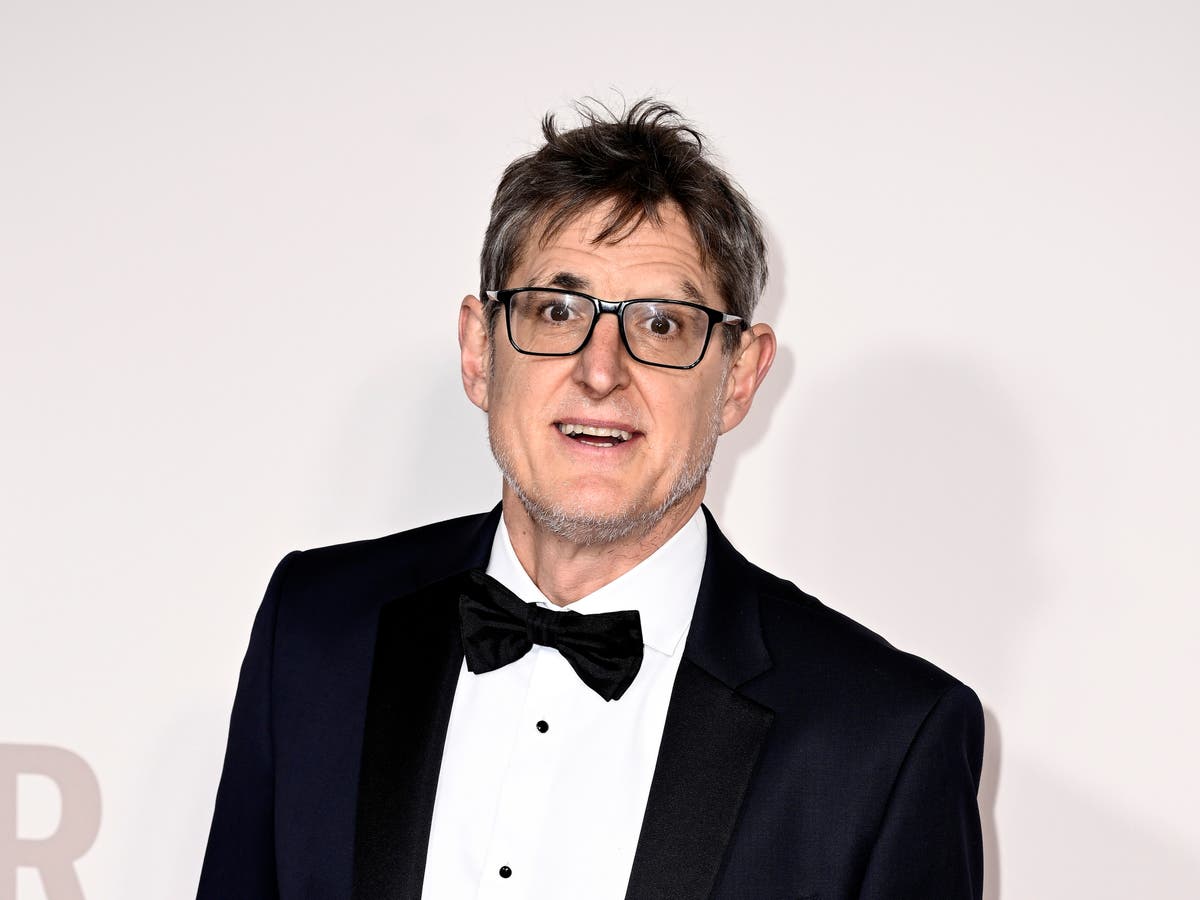Louis Theroux flooded with support after she shaved off eyebrows Louis Theroux flooded with support after she shaved off eyebrows