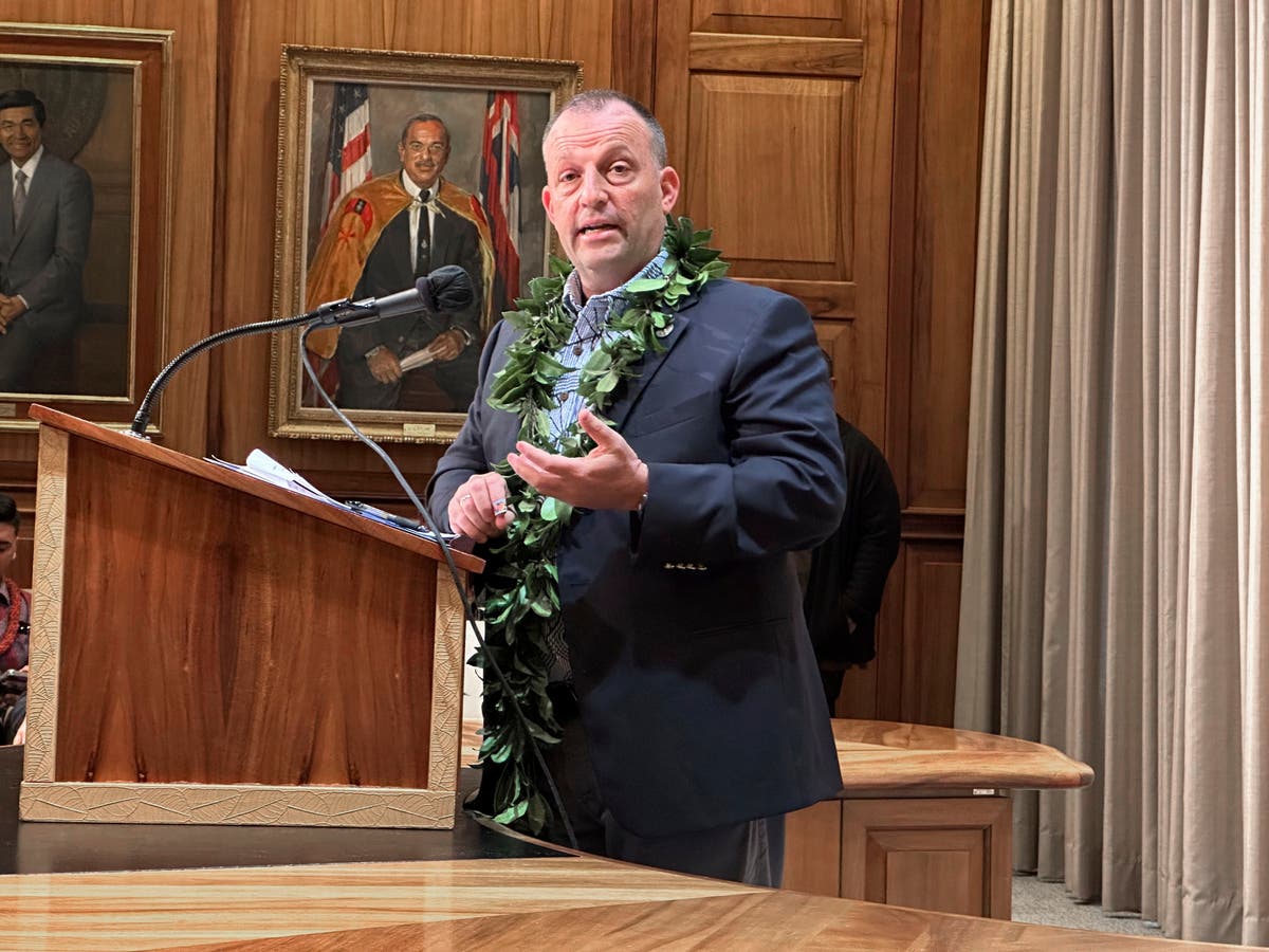 Губернаторът на Хавай иска 3000 ваканционни жилища под наем да бъдат превърнати в жилища за оцелелите от горския пожар на Мауи