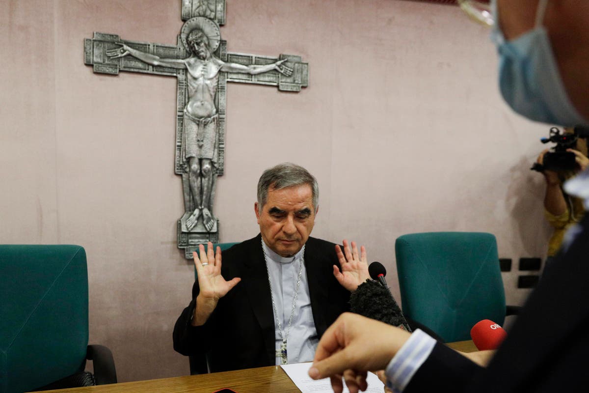 Бивш съветник на папата в затвора заради голям корупционен скандал във Ватикана