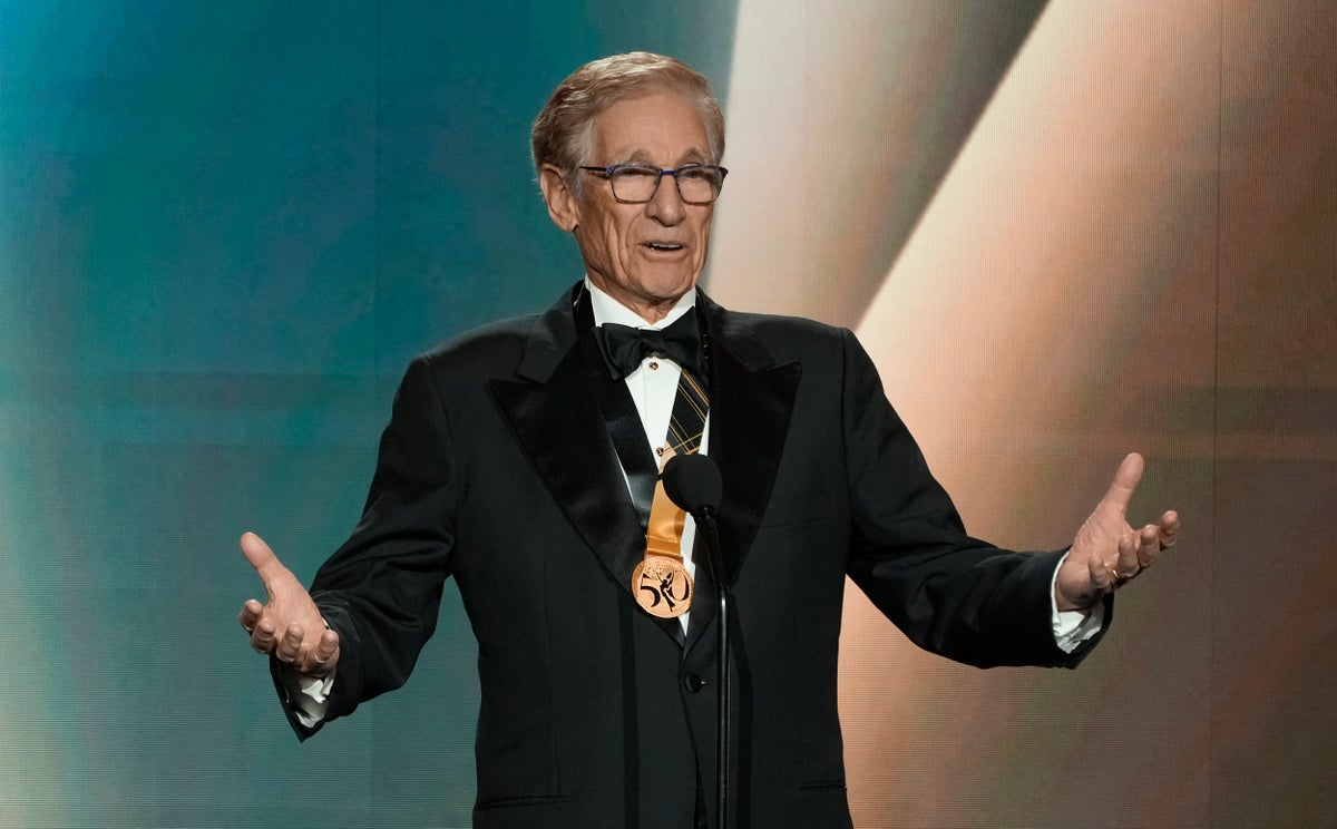 Maury Povich receives lifetime achievement award from wife Connie Chung at Daytime Emmys