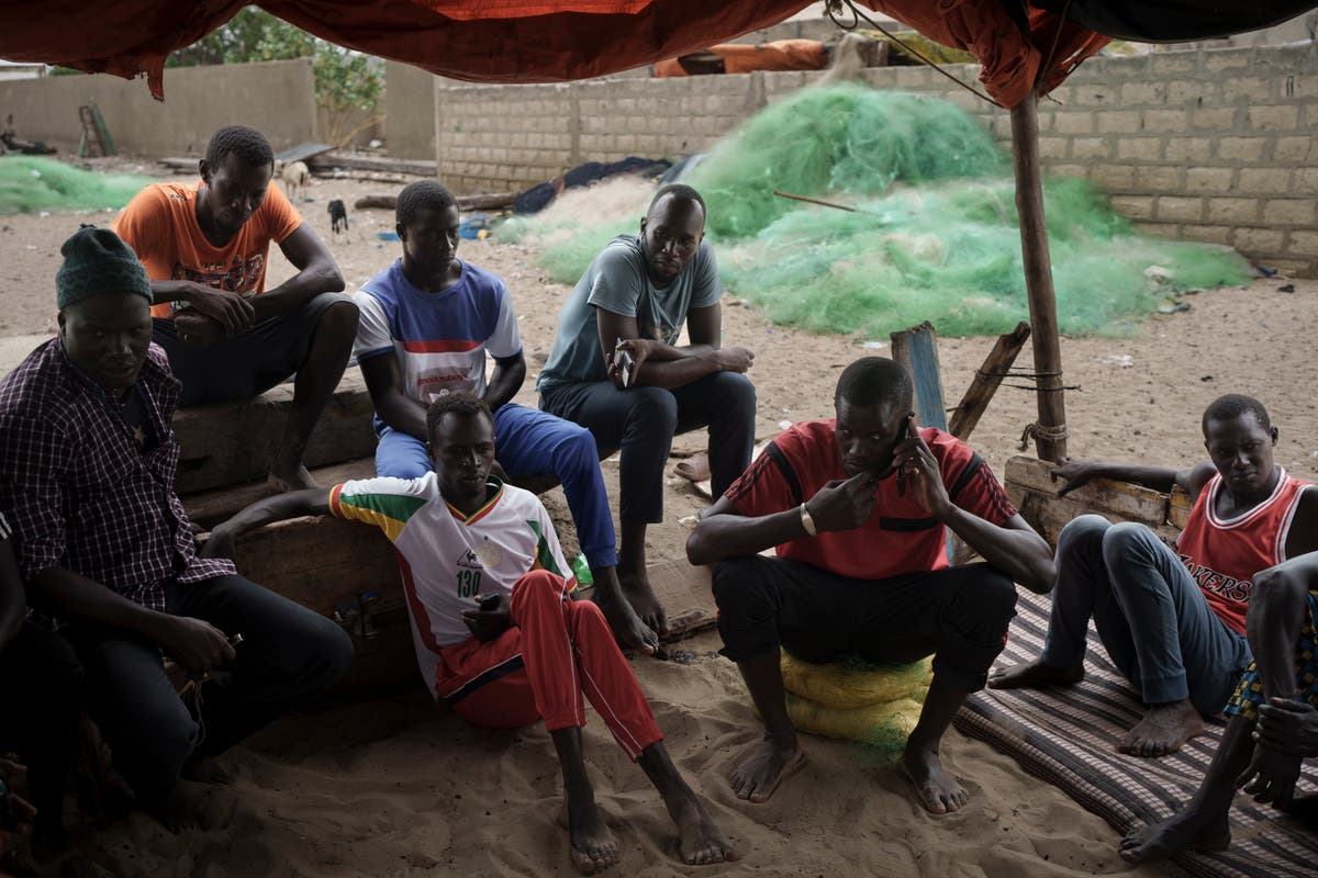 Халюцинации, жажда и отчаяние: Как мигрантите издържаха 36 дни в морето