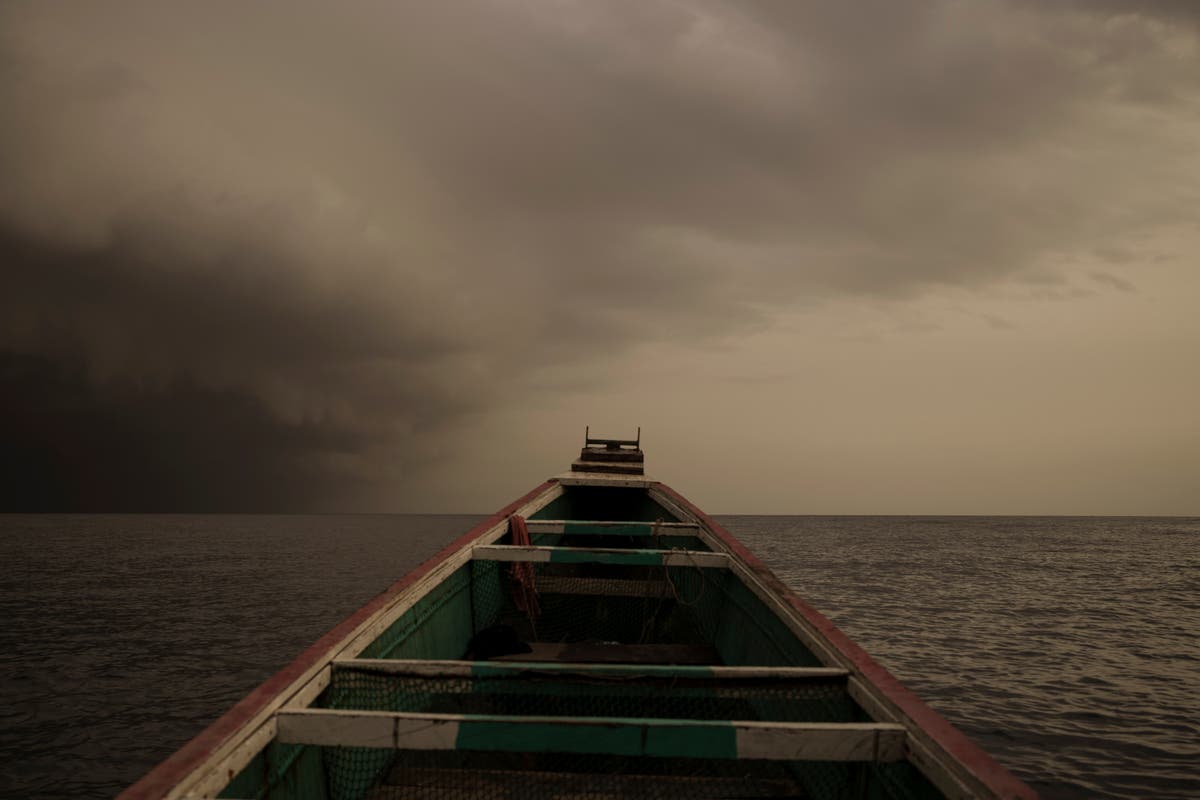 36 дни в морето: Как тези корабокрушенци оцеляха след халюцинации, жажда и отчаяние