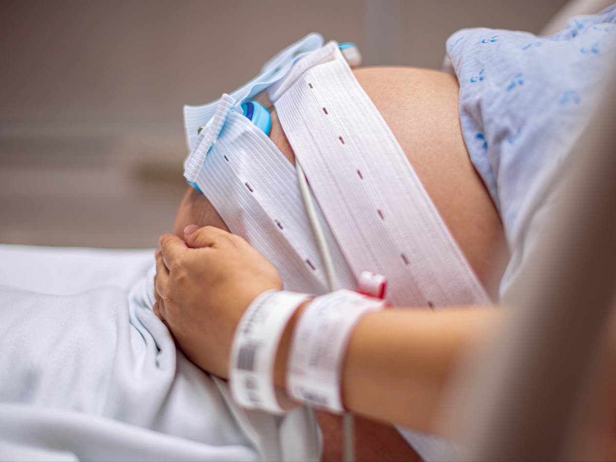 Woman defended after admitting she swore at doctor while giving birth Woman defended after admitting she swore at doctor while giving birth