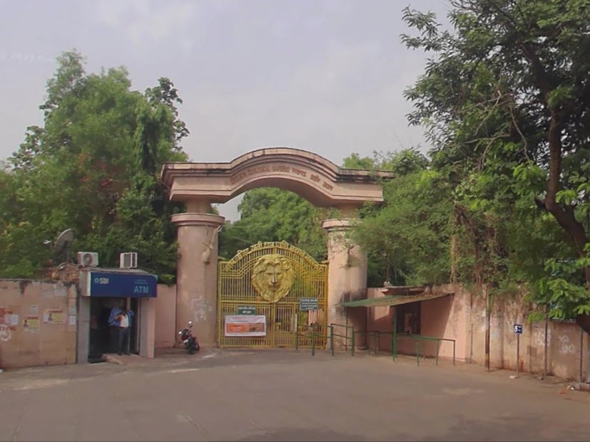 The zoo worker was attacked at Lucknow Zoo in Uttar Pradesh, India