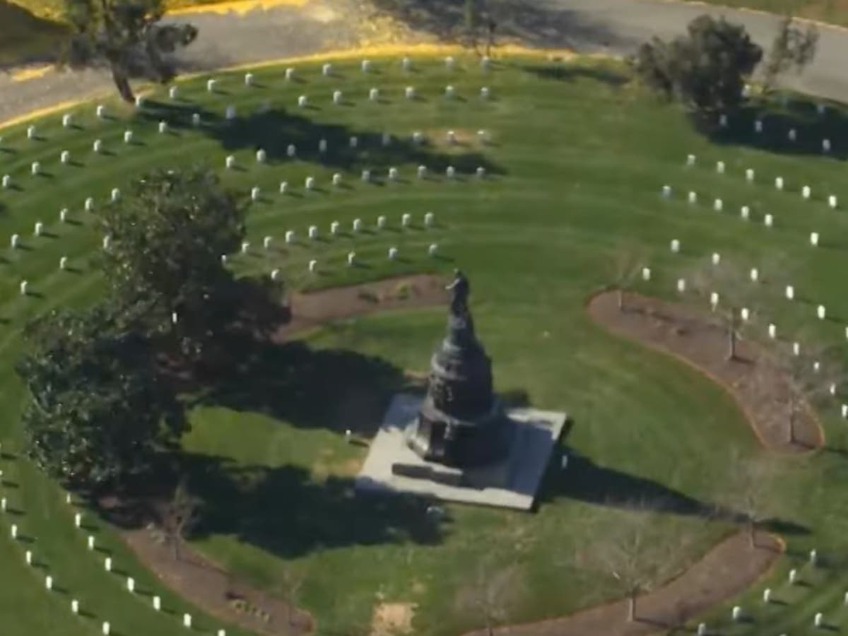 Американски съдия спира премахването на конфедеративната статуя на гробището Арлингтън