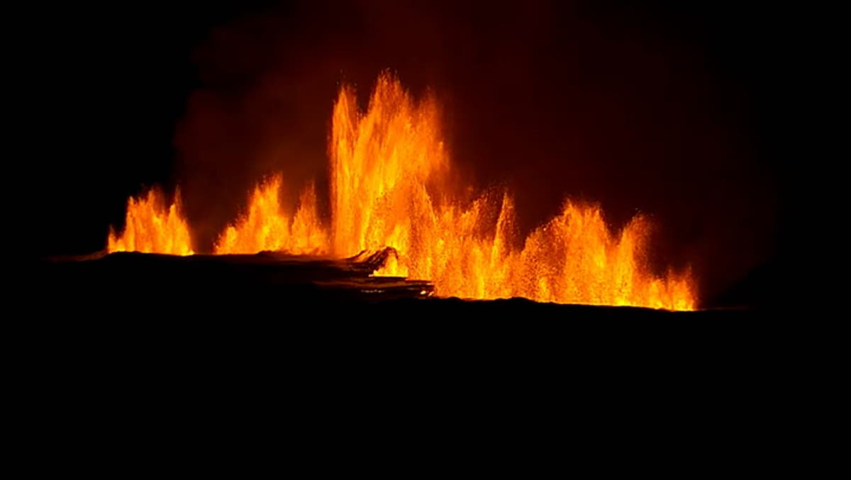 Flights delayed for hours after Iceland volcano eruption