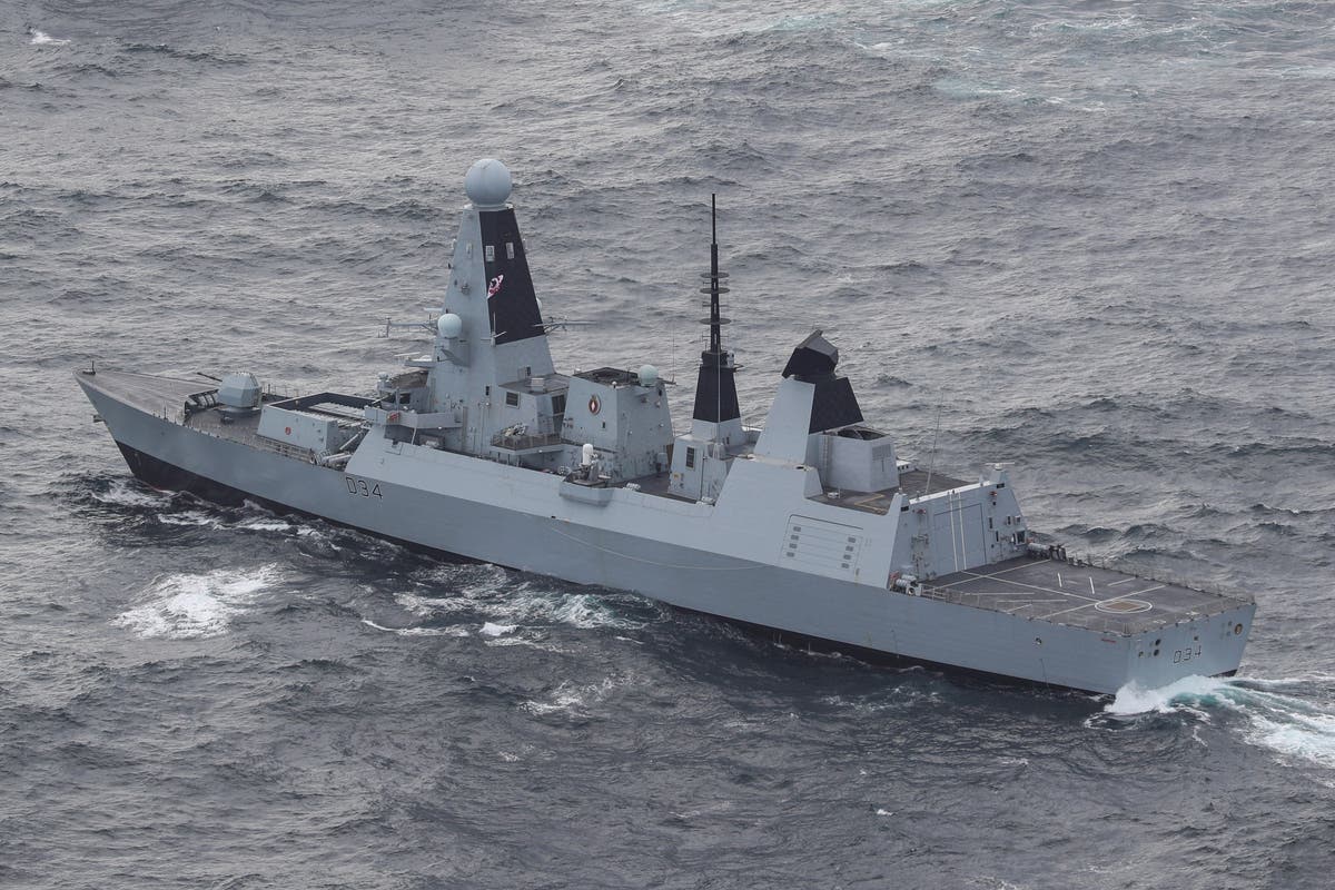 Военен кораб на Обединеното кралство се присъединява към ръководените от САЩ международни сили за борба с атаките срещу кораби в Червено море