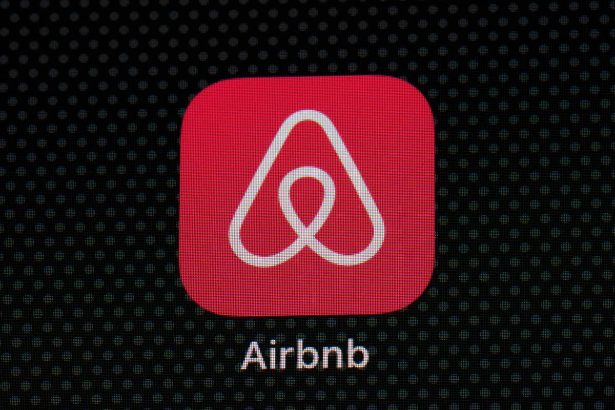 Съдията на Федералния съд Брендън МакЕлуейн нареди на Airbnb да