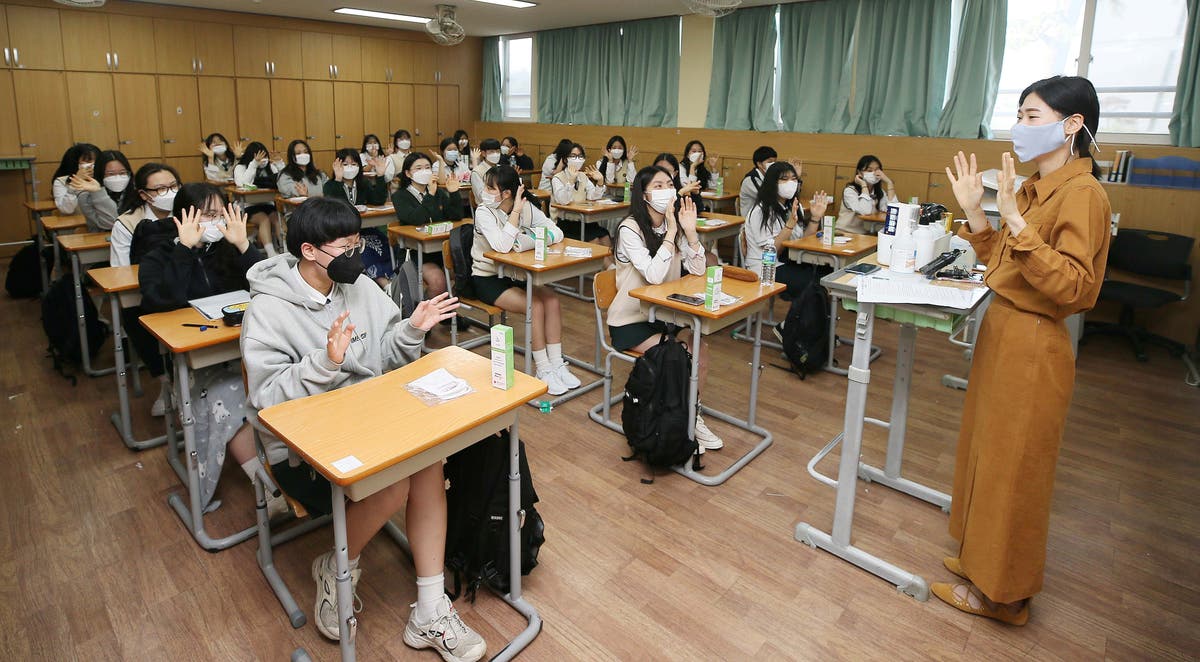 South Korean college students file lawsuit after instructor ends examination 90 seconds early