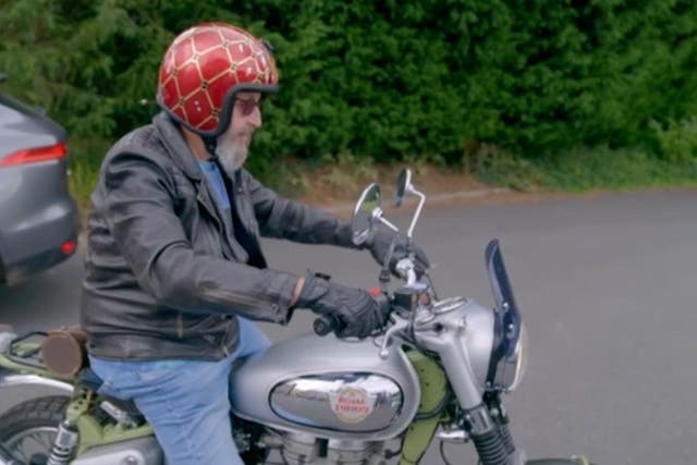 <p>Hairy Bikers’ Dave Myers rides bike for first time since chemotherapy.</p>
