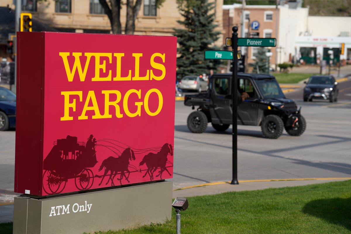 Банкерите и касиерите в клона на Wells Fargo в Албакърки