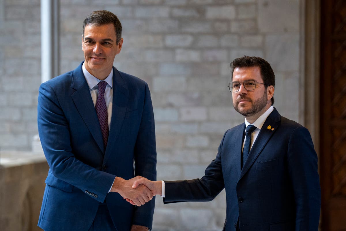 Лидерът на Испания похвали подобрените отношения с Каталуния. Сепаратистите казват, че е време да се гласува за отделянето