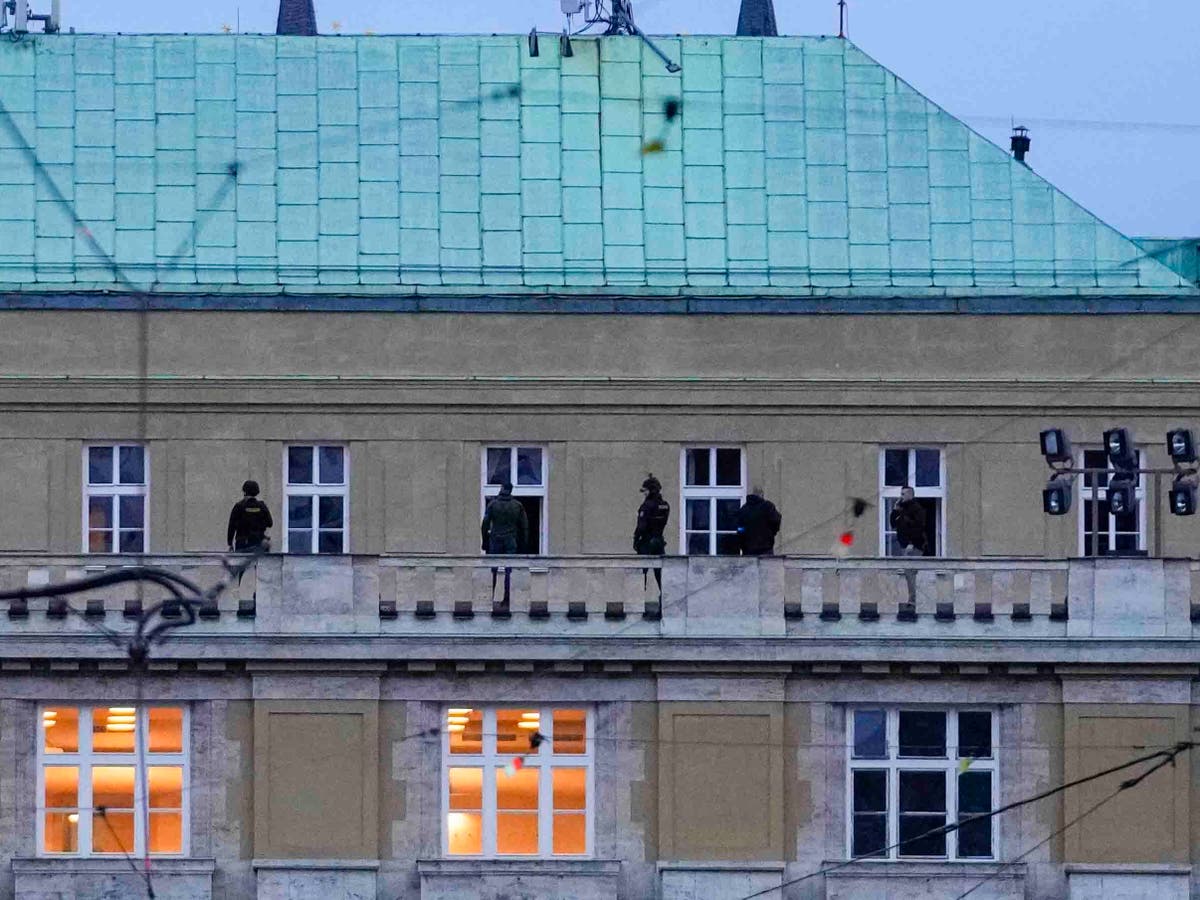 وكانت حوادث إطلاق النار في براغ هي الأحدث: حيث قُتل ما لا يقل عن 15 شخصًا وجُرح العشرات في جامعة تشارلز