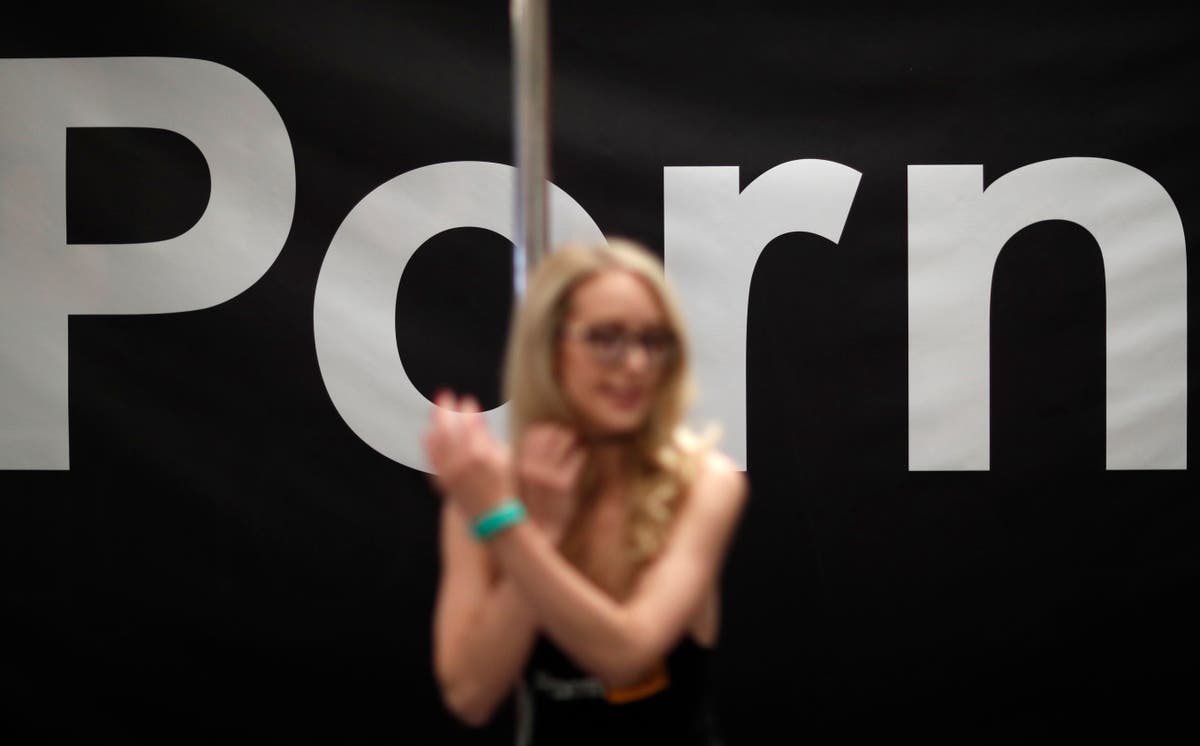 Собственикът на Pornhub се съгласява да плати 1,8 милиона долара и независим наблюдател за разрешаване на таксата, свързана с трафик на сексуални услуги