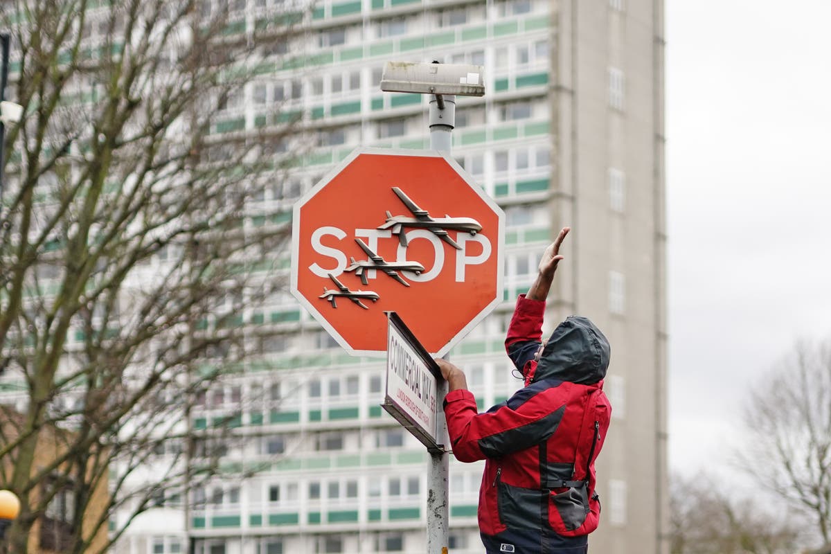 New Banksy artwork stolen less than one hour after artist announced its arrival 