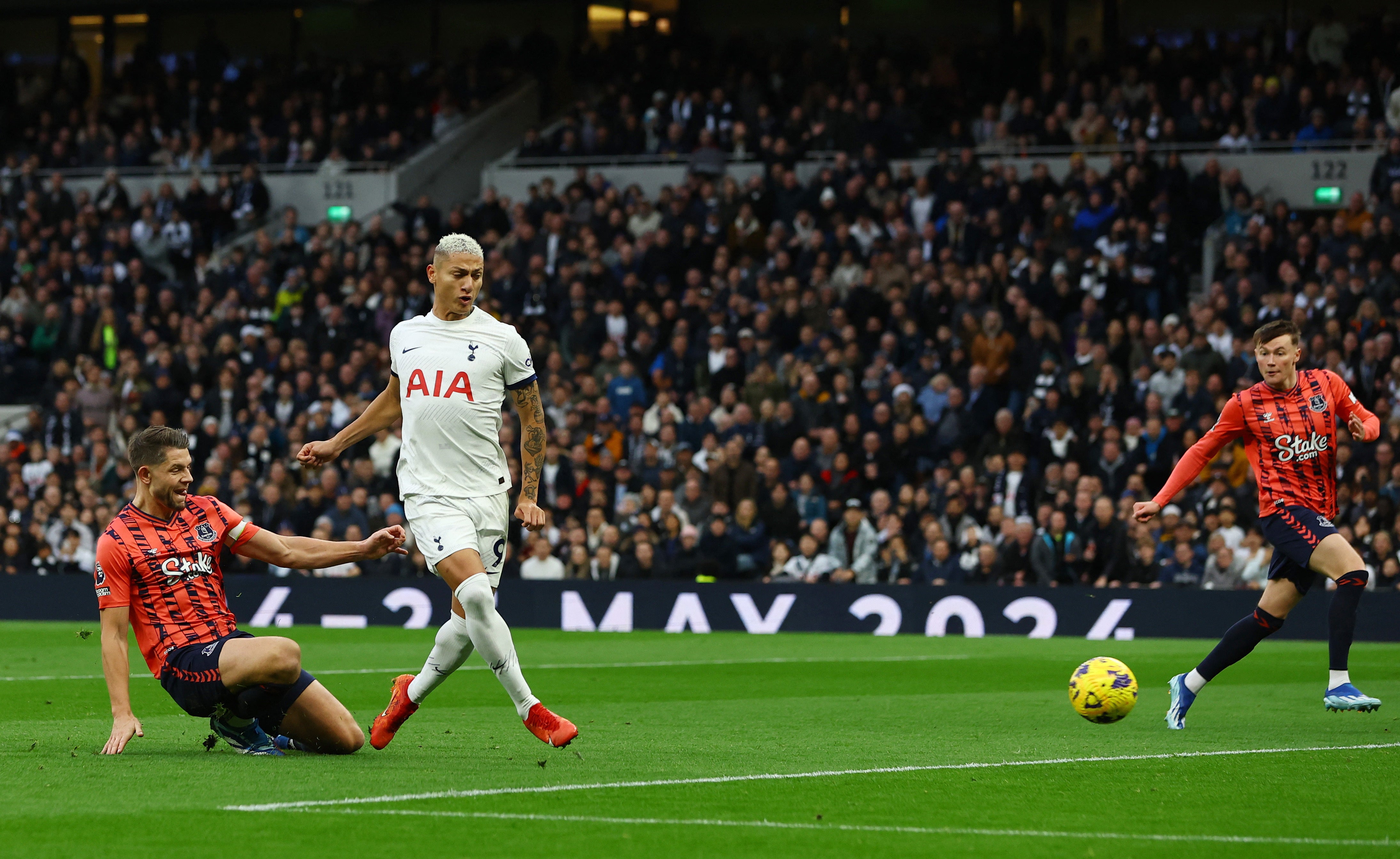 Richarlison turns home Tottenham’s opening goal
