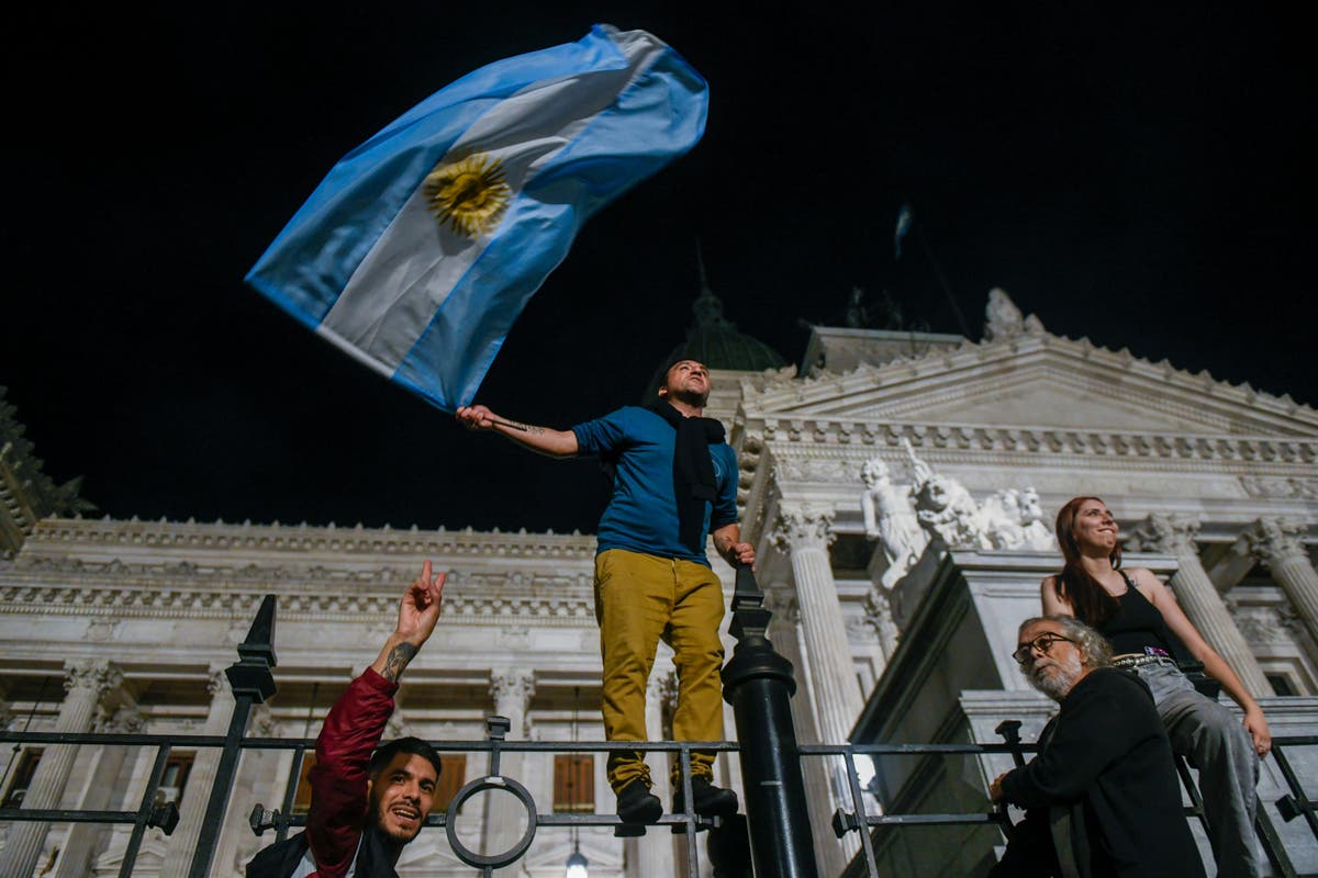 Новият президент на Аржентина уволнява 5000 държавни служители, наети през 2023 г., преди да встъпи в длъжност