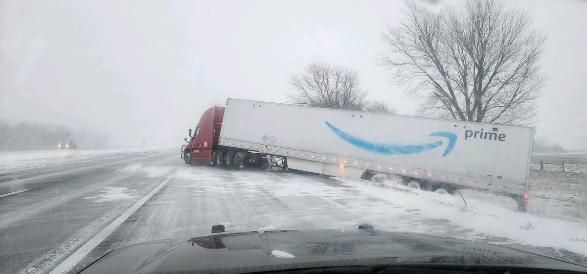 Ice storms and blizzards slam the Midwest amid holiday travel - Vimarsana News