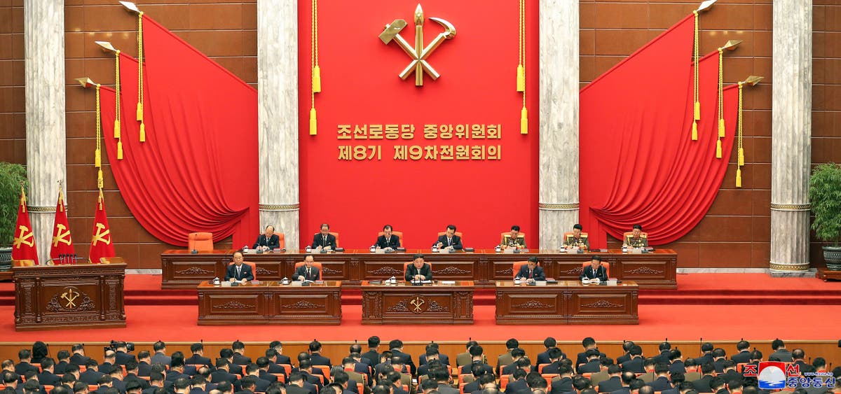 Ким на Северна Корея се хвали с постижения, докато открива ключовата политическа среща в края на годината