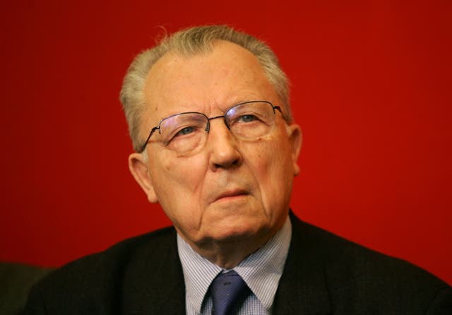 <p>Jacques Delors has died, aged 98 </p>