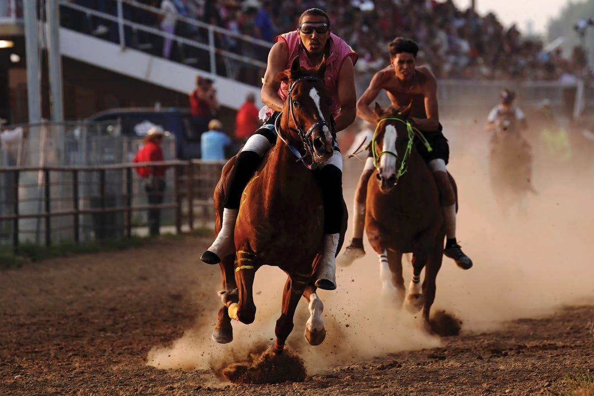 Начинът на живот и трайната връзка с конете допринасят за популярността на родеото в индианската страна