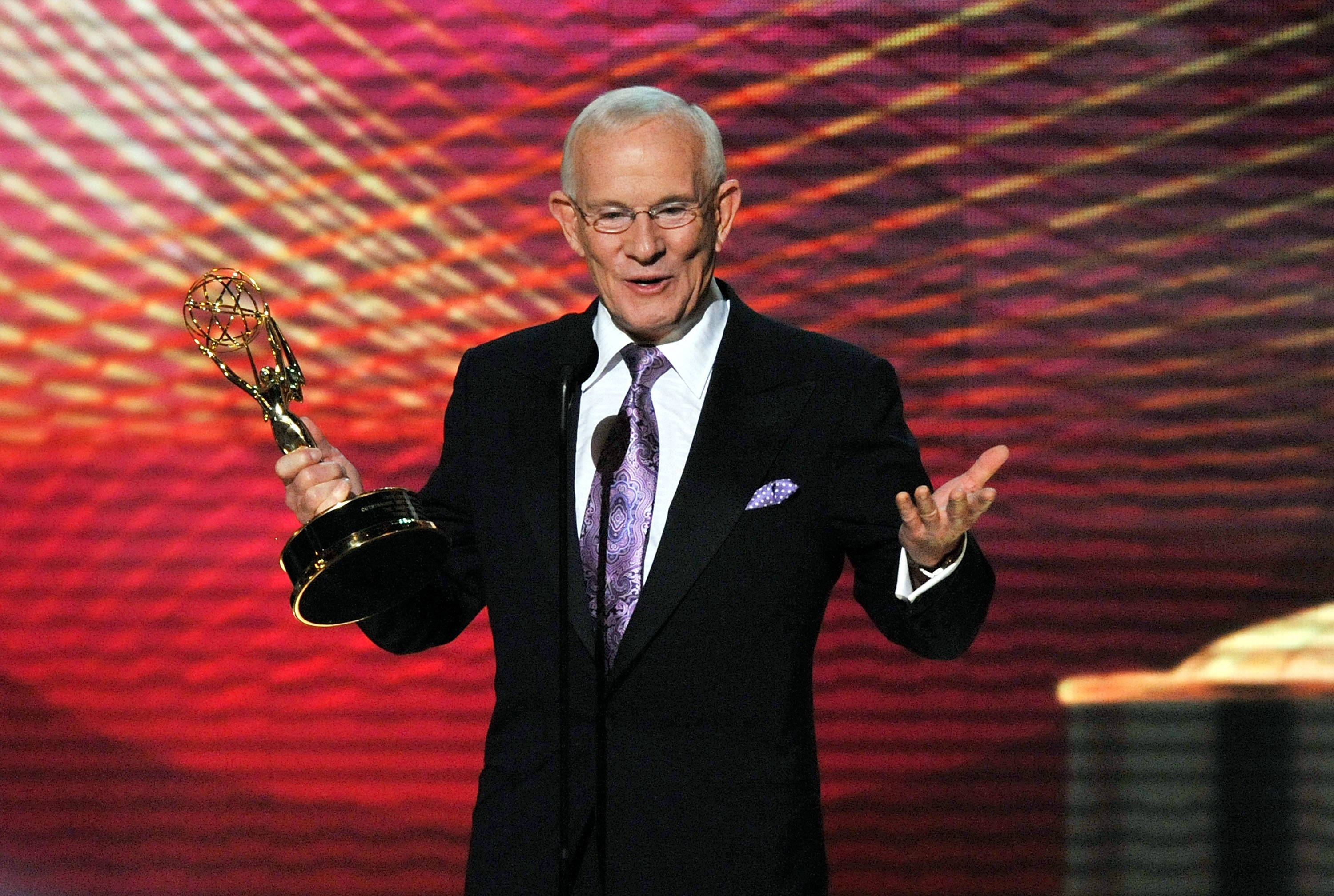 Tommy Smothers accepting an honorary Emmy in 2008