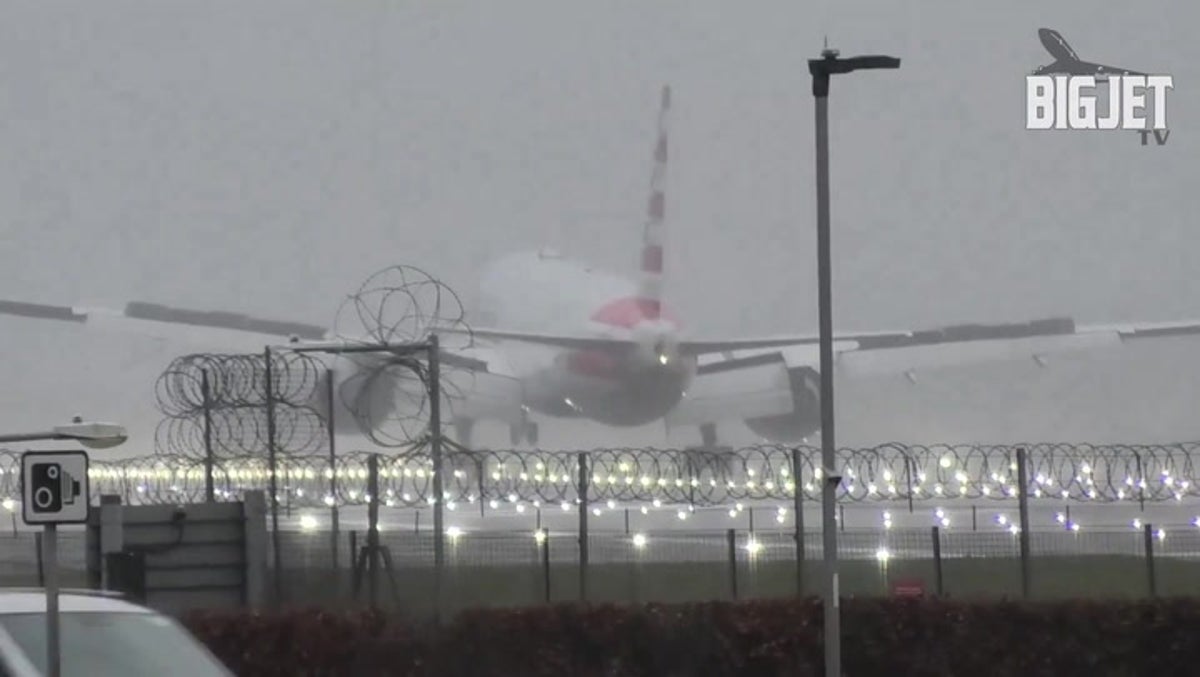 Plane struggles to land at Heathrow airport as Storm Gerrit batters UK