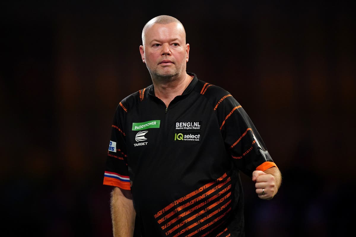 World Darts Championship LIVE: Latest updates as Raymond van Barneveld faces Jim Williams in third round