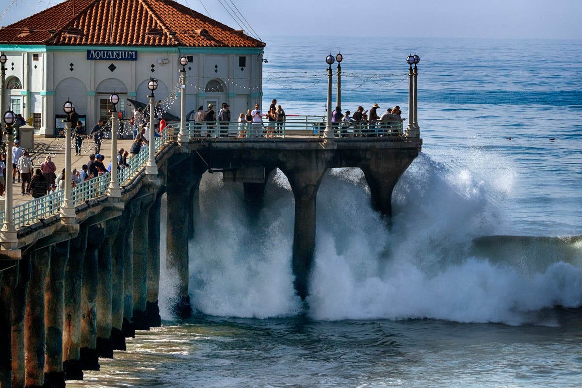 Мощното тихоокеанско вълнение носи заплаха от по-опасно сърфиране в Калифорния