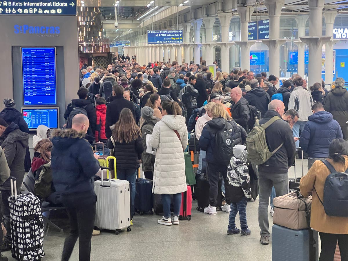 New Year’s travel chaos as Eurostar and Southeastern trains cancelled over Thames tunnel flooding