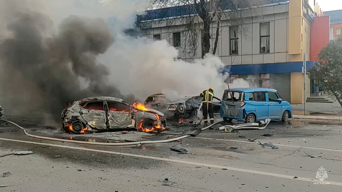 Изображения на Белгород в социалните медии показват запалени коли и